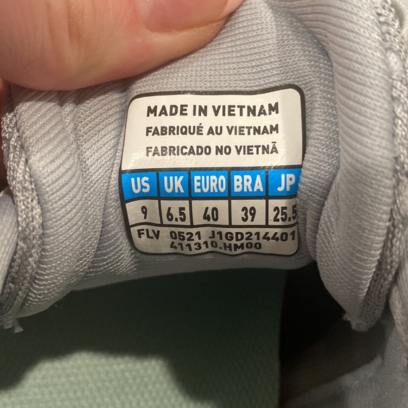 ASIC running shoes - Picture 4 of 4